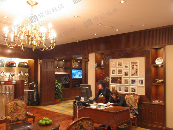 HONMA本间高尔夫 古北店专卖店装修图片3